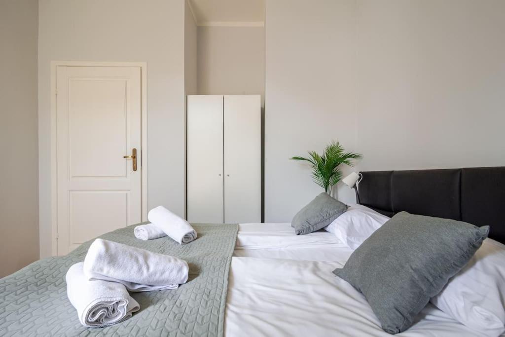 Florianska Gate Luxury Apartments 크라쿠프 외부 사진