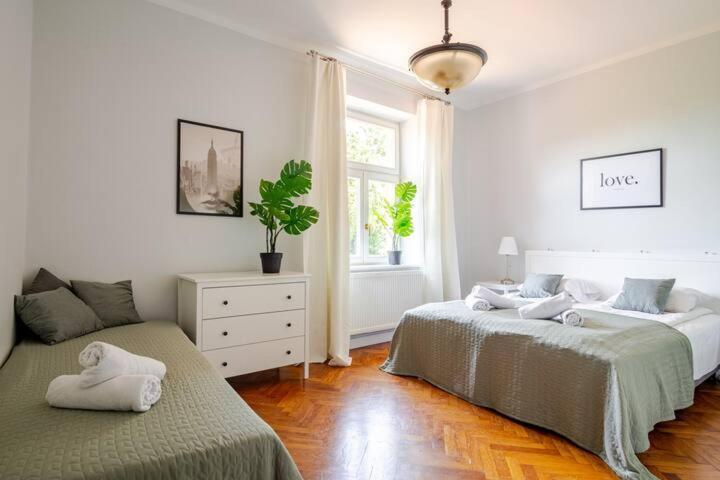 Florianska Gate Luxury Apartments 크라쿠프 외부 사진